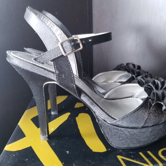 Fioni Black Satin Sandals Size 7 - Picture 4 of 7